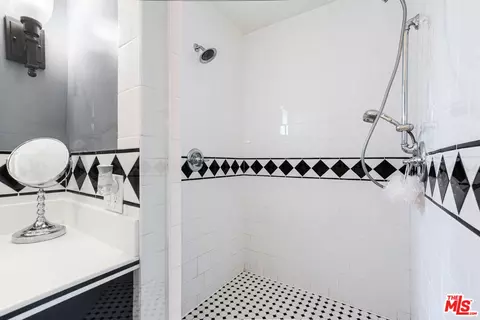 6932 Beckett St, Tujunga, CA 91042 photo 18