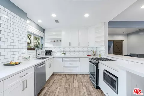6932 Beckett St, Tujunga, CA 91042 photo 10