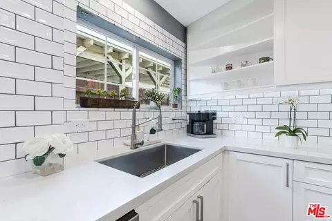 6932 Beckett St, Tujunga, CA 91042 photo 12
