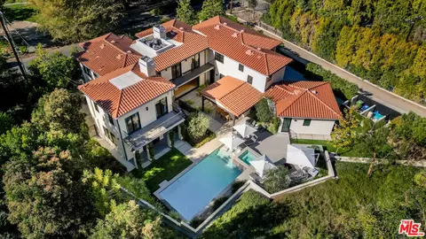 4670 Balboa Ave, Encino, CA 91316