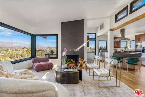 2230 Ronda Vista Dr, Los Angeles, CA 90027