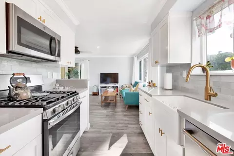 11138 Aqua Vista St #52, Studio City, CA 91602