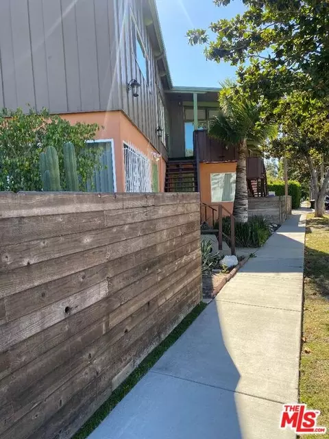 3300 S Beverly Dr, Los Angeles, CA 90034