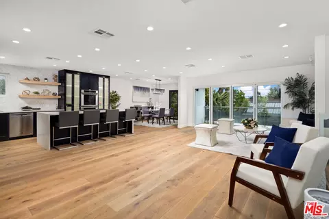 3316 Shelby Dr, Los Angeles, CA 90034