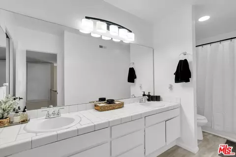 21726 Grace Ave #15, Carson, CA 90745 photo 28