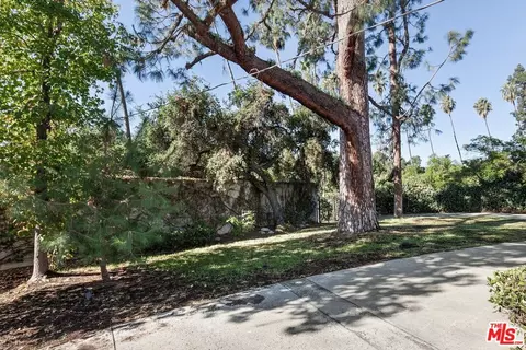 1260 S Arroyo Blvd, Pasadena, CA 91105 photo 5