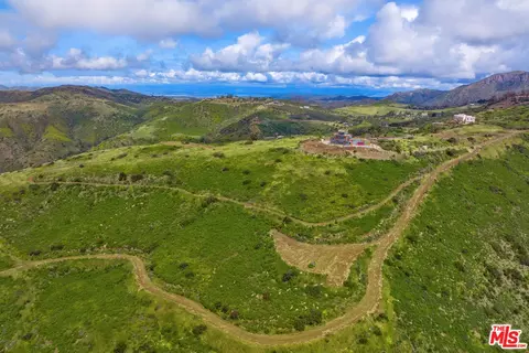 9990 Houston Rd, Malibu, CA 90265 photo 3