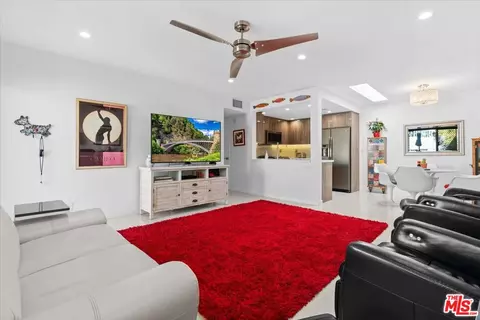1111 E Ramon Rd #17, Palm Springs, CA 92264