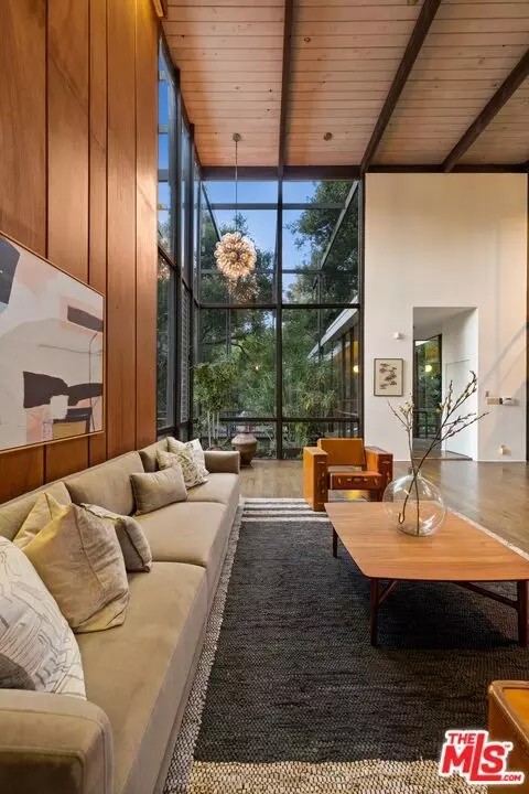 640 Hightree Rd, Santa Monica, CA 90402