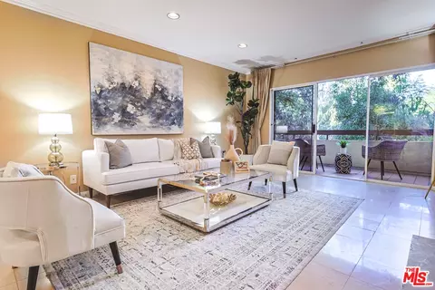 410 S Barrington Ave #204, Los Angeles, CA 90049