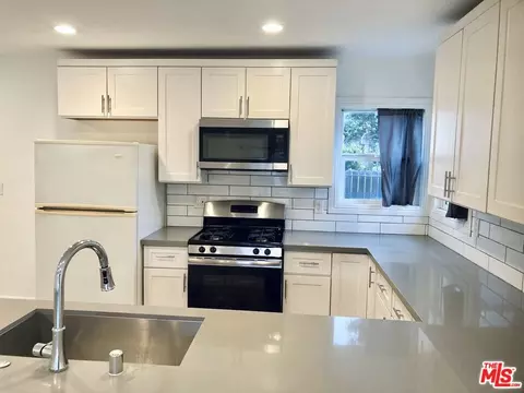 101 E 69th Way, Long Beach, CA 90805 photo 16