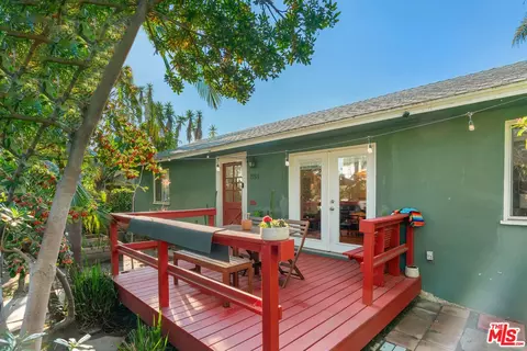 861 Venezia Ave, Venice, CA 90291