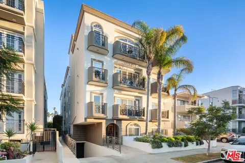 11840 Dorothy St #101, Los Angeles, CA 90049