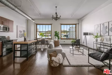 1645 Vine St #707, Los Angeles, CA 90028