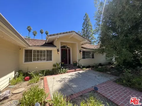 10928 Seguro Dr, Chatsworth, CA 91311