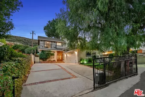 28348 Laura La Plante Dr, Agoura Hills, CA 91301