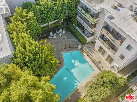 6251 Coldwater Canyon Ave #207, North Hollywood, CA 91606