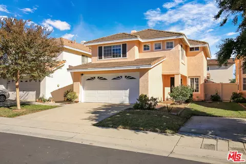 2064 Greenwood Ln, Pomona, CA 91766