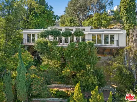 5080 Marmol Dr, Woodland Hills, CA 91364