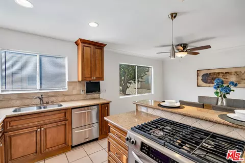 19545 Sherman Way #29, Reseda, CA 91335 photo 6