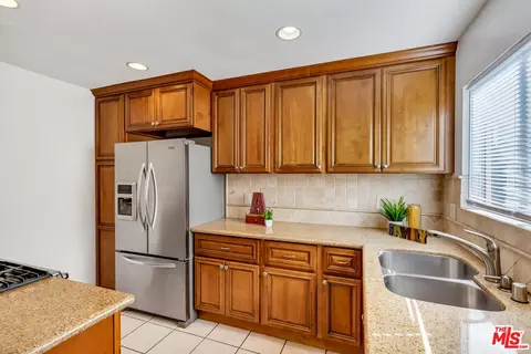 19545 Sherman Way #29, Reseda, CA 91335 photo 5