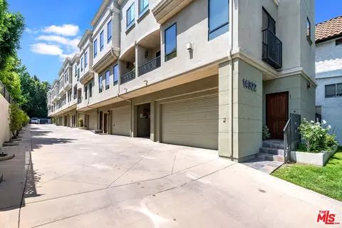 14322 Dickens St #4, Sherman Oaks, CA 91423