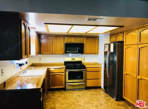 15063 Mesquite St, Hesperia, CA 92345 photo 10