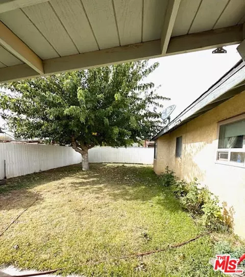 15063 Mesquite St, Hesperia, CA 92345 photo 8