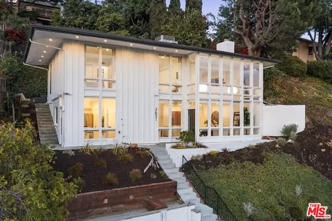 3631 Amesbury Rd, Los Angeles, CA 90027