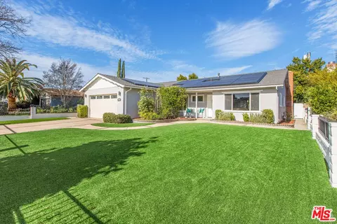 22631 Gilmore St, West Hills, CA 91307
