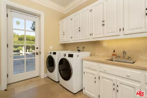 722 N Elm Dr, Beverly Hills, CA 90210 photo 32