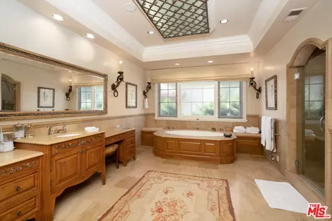 722 N Elm Dr, Beverly Hills, CA 90210 photo 23