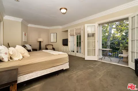 722 N Elm Dr, Beverly Hills, CA 90210 photo 27