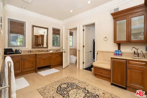 722 N Elm Dr, Beverly Hills, CA 90210 photo 21