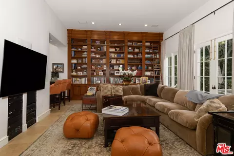 722 N Elm Dr, Beverly Hills, CA 90210 photo 12