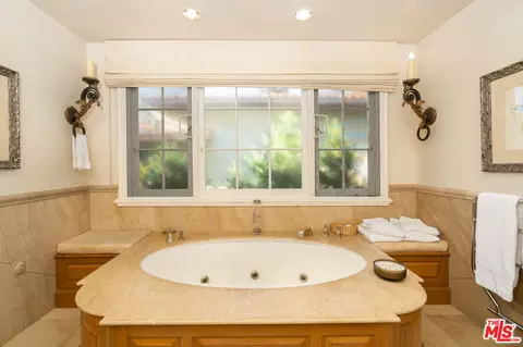 722 N Elm Dr, Beverly Hills, CA 90210 photo 24