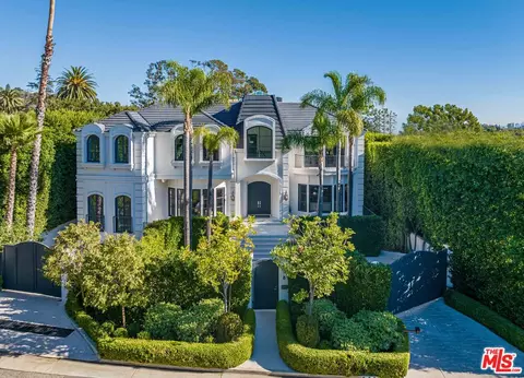 8 Oakmont Dr, Los Angeles, CA 90049