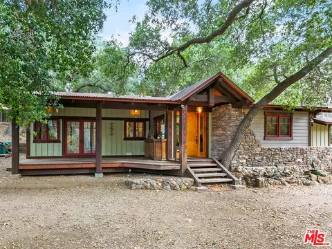 25643 Timpangos Dr, Monte Nido, CA 91302