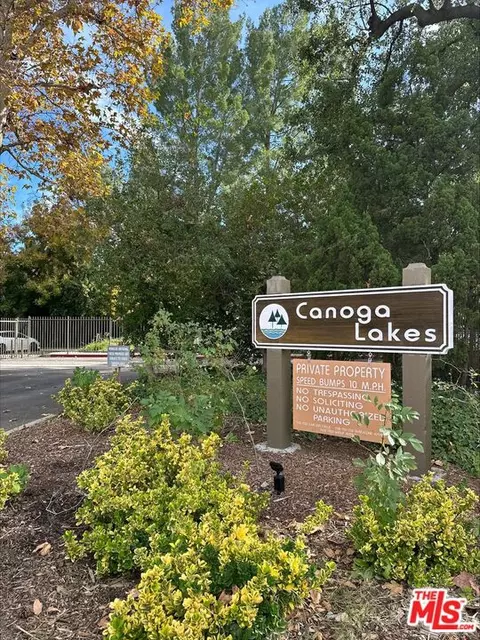7050 Shoup Ave #220, Canoga Park, CA 91303