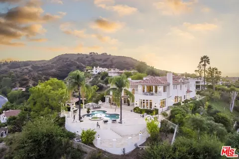 24903 Ariella Dr, Calabasas, CA 91302