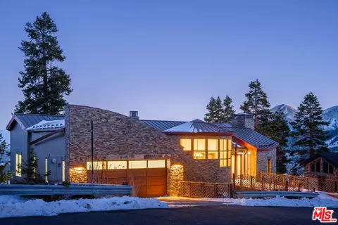37 Bridges Ln, Mammoth Lakes, CA 93546