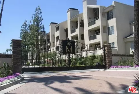 5530 Owensmouth Ave #312, Woodland Hills, CA 91367