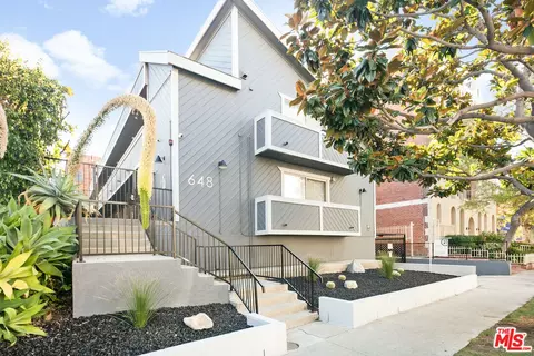 648 S Ridgeley Dr #104, Los Angeles, CA 90036