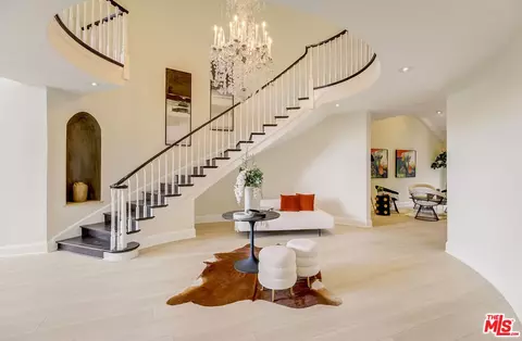 2109 Ridge Dr #39, Los Angeles, CA 90049