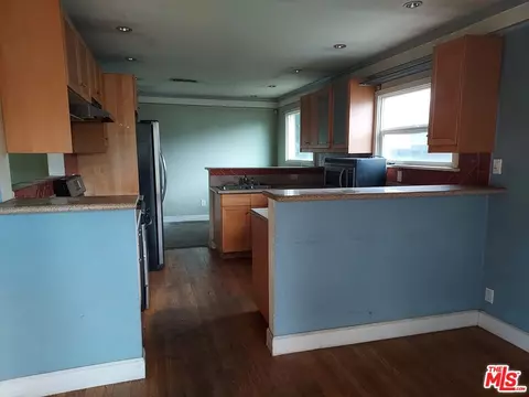 14341 Martha St, Van Nuys, CA 91401 photo 3