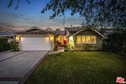 4944 Ledge Ave, Toluca Lake, CA 91601