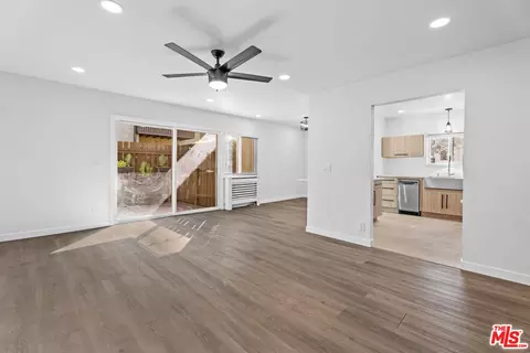4921 Indian Wood Rd #384, Culver City, CA 90230