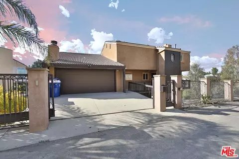 5151 Baza Ave, Woodland Hills, CA 91364