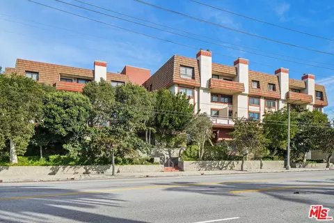 8828 Pershing Dr #320, Playa Del Rey, CA 90293