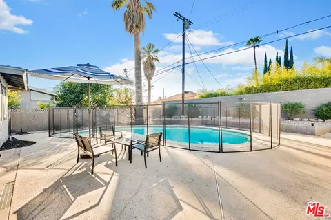 8543 Oso Ave, Winnetka, CA 91306